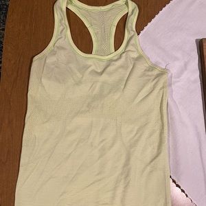 Lulu lemon size 6 swiftly READ BELOW